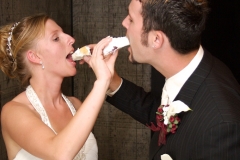 Bride-Groom-Feeding-Cake1