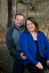Maywood-Outdoor-Couple-Portrait-Forest-Logs-32